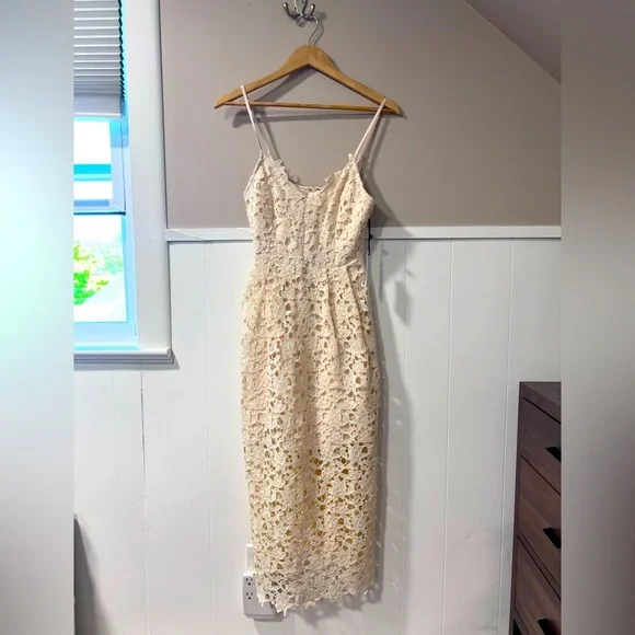 Astr | Dresses | Astr The Label Cream Lace Midi Dress | Poshmark
